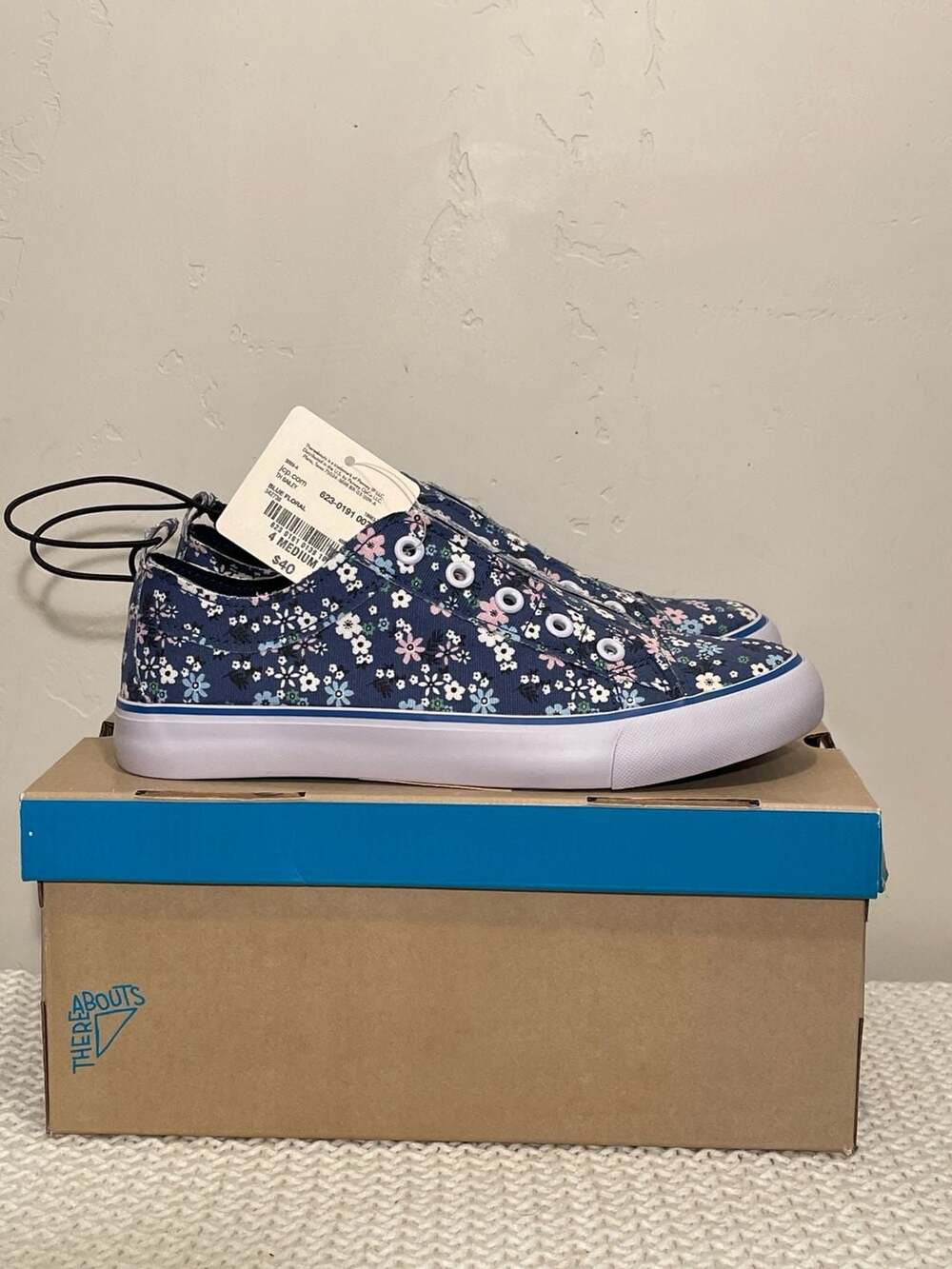 Thereabouts TH Bailey Blue Floral Slip-On Sneakers Size 4 M